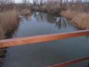Мост через небольшую реку