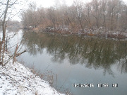 Виды на берега зимней реки